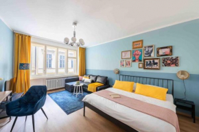 COLOURFUL MODERN FLAT / BALCONY / CHARLES BRIDGE